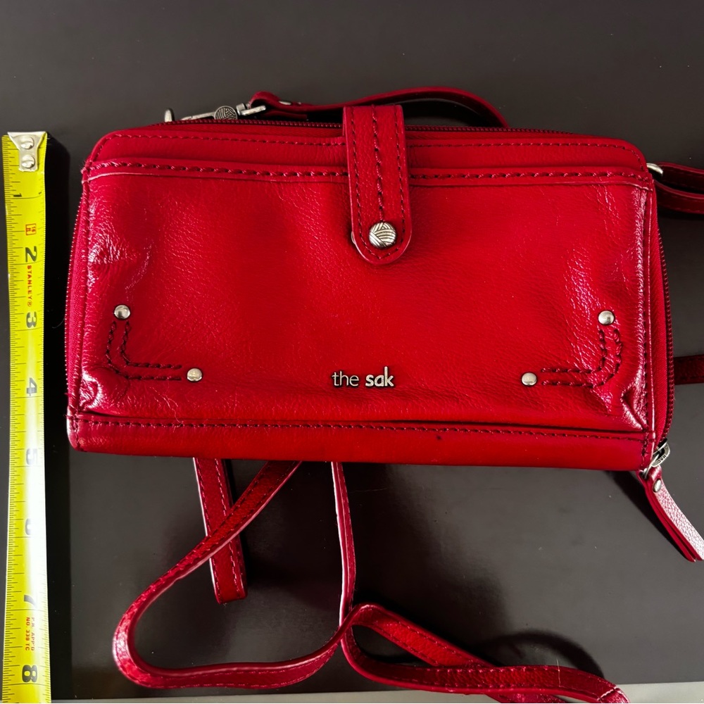 The Sak Red Leather Crossbody organizer purse/ wallet/ wristlet - Picture 2 of 8